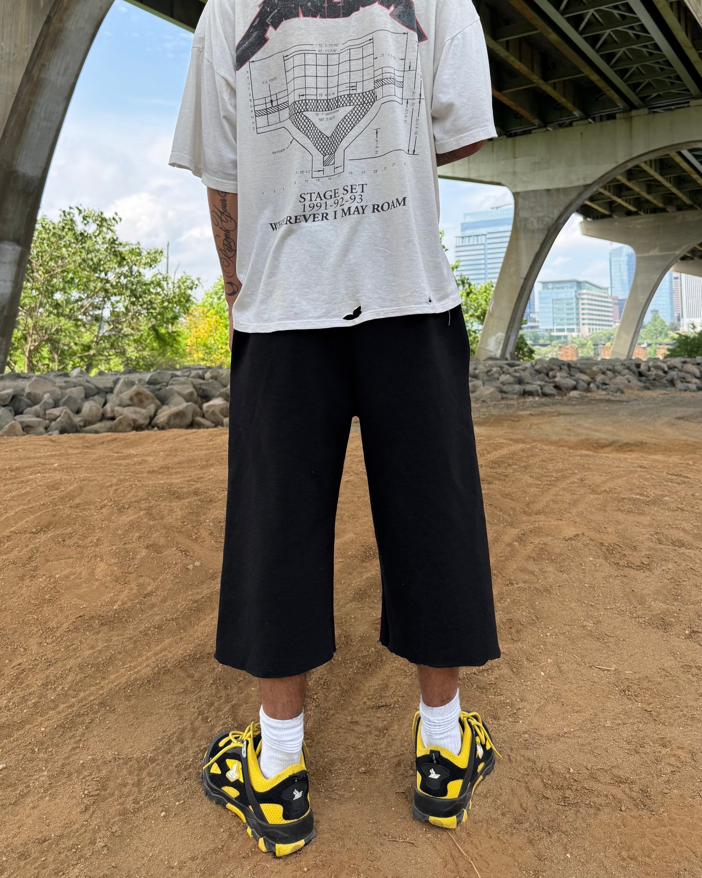 PAIN 3/4 SHORTS (GEMSTONES)