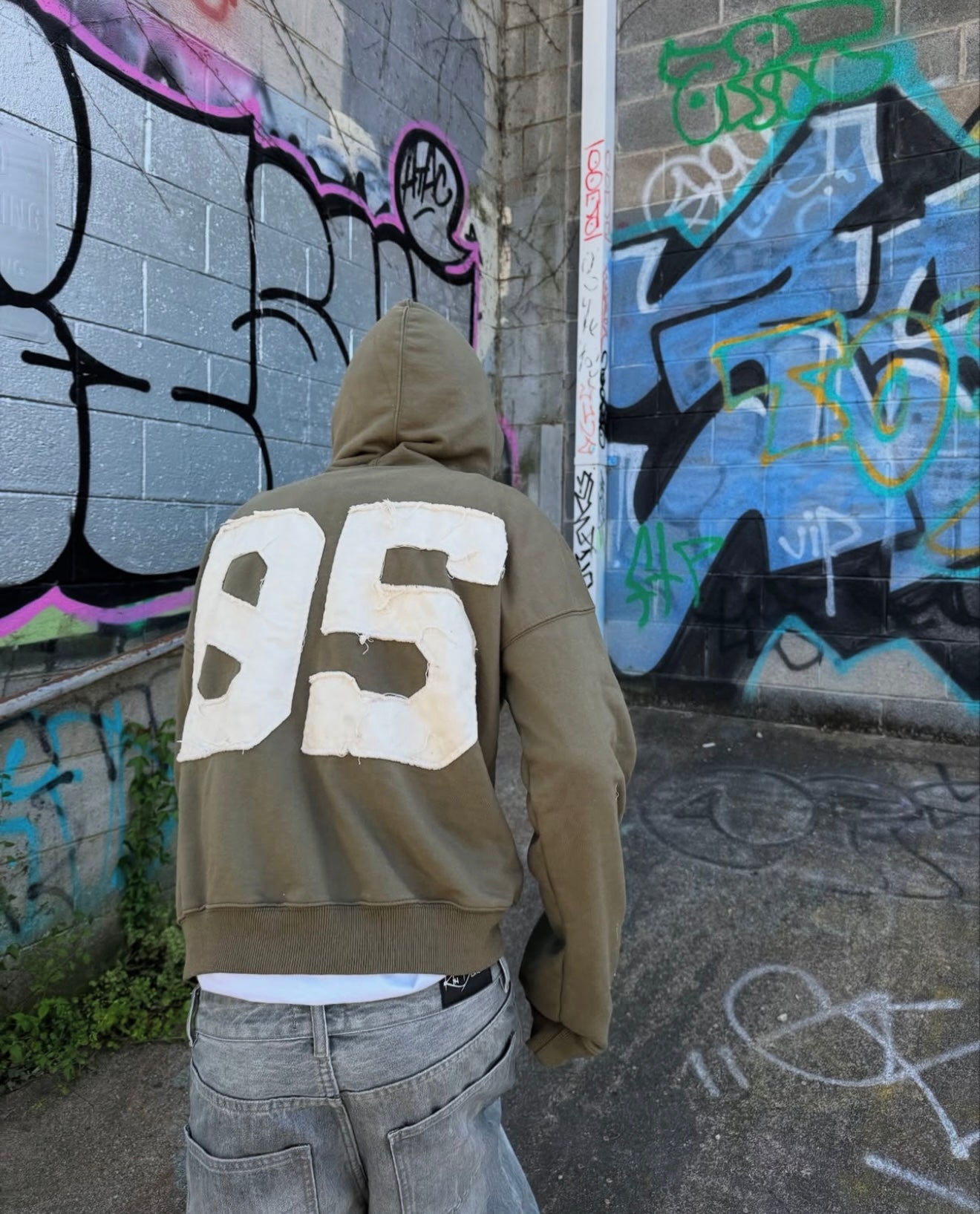 05 HOODIES “OLIVE GREEN”