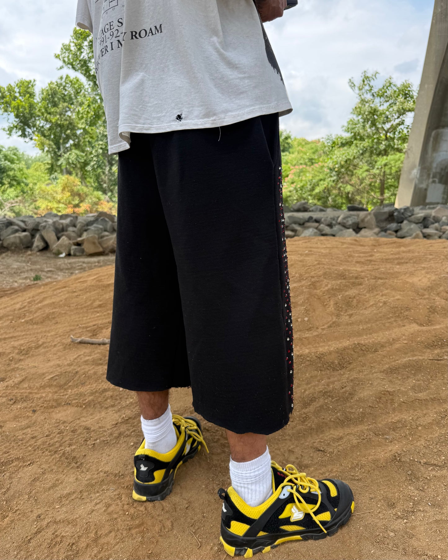 PAIN 3/4 SHORTS (GEMSTONES)