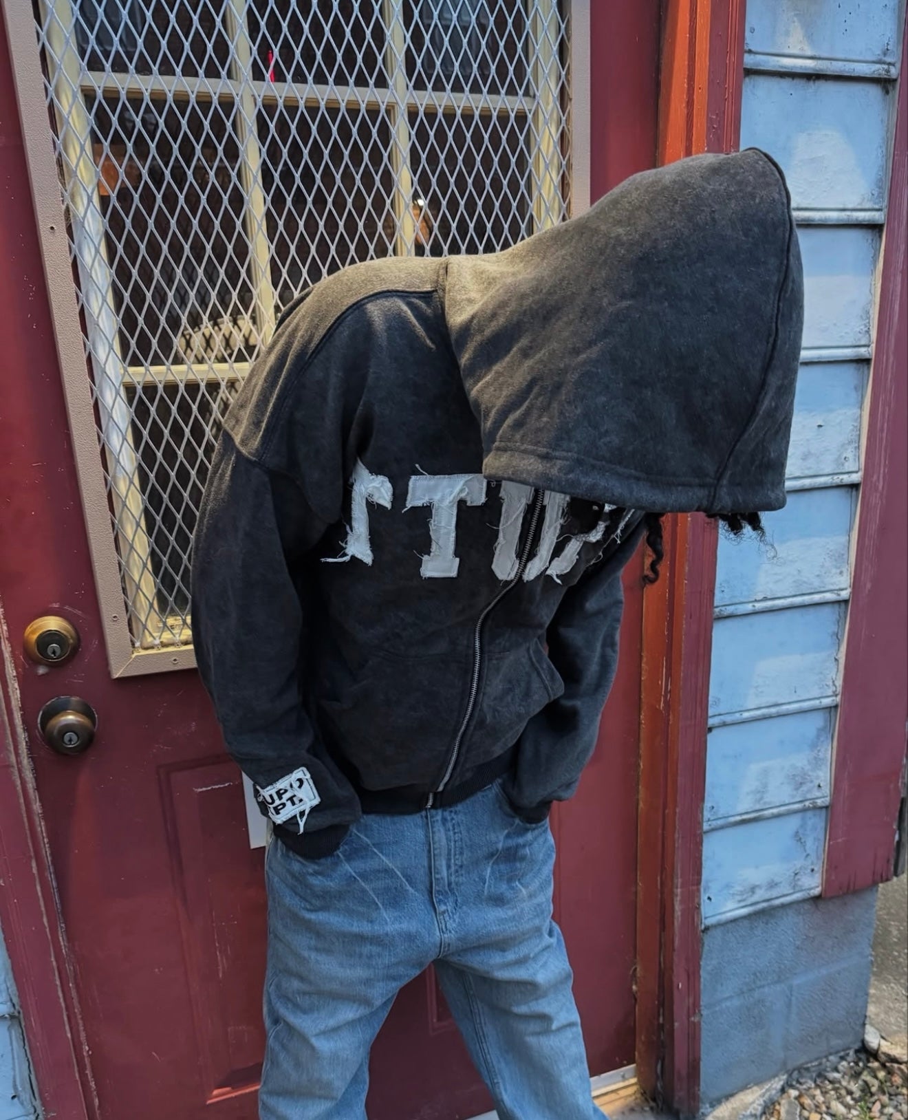 05 HOODIES “BLACK”