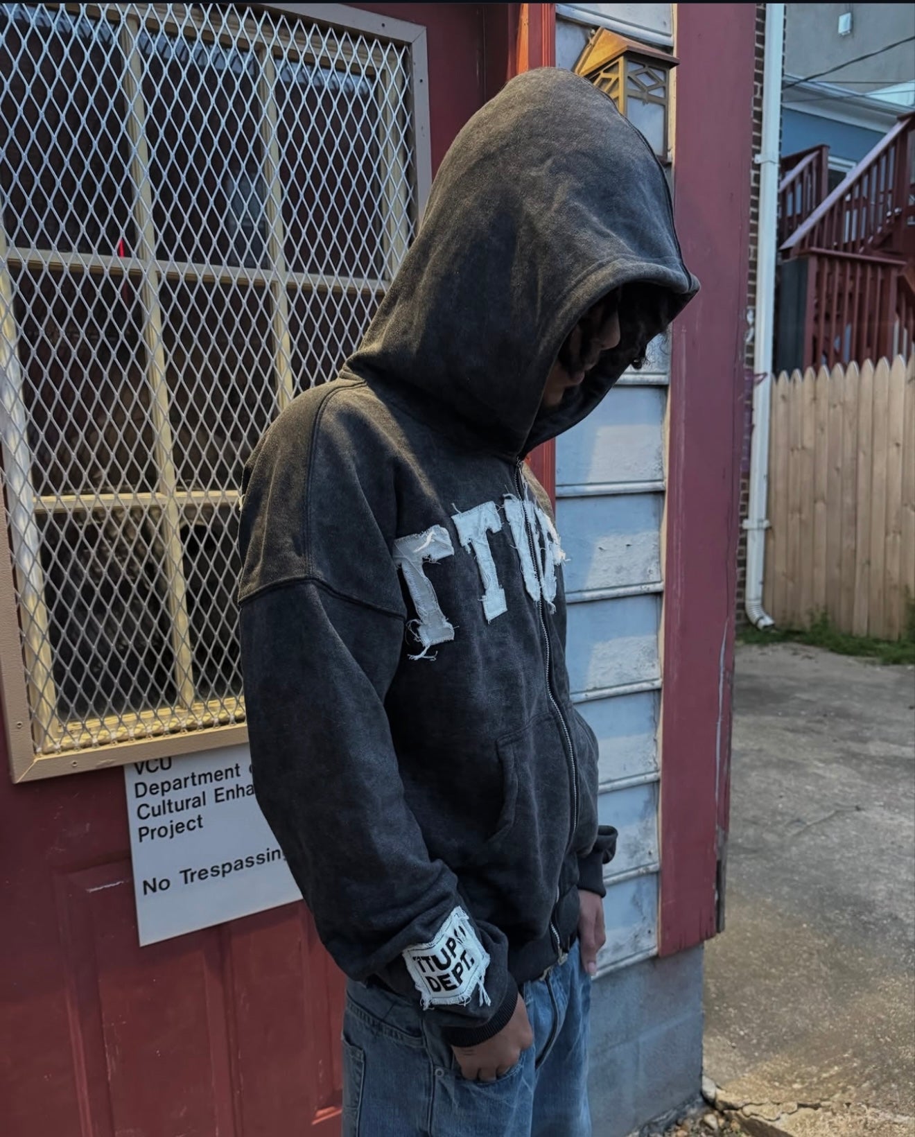 05 HOODIES “BLACK”