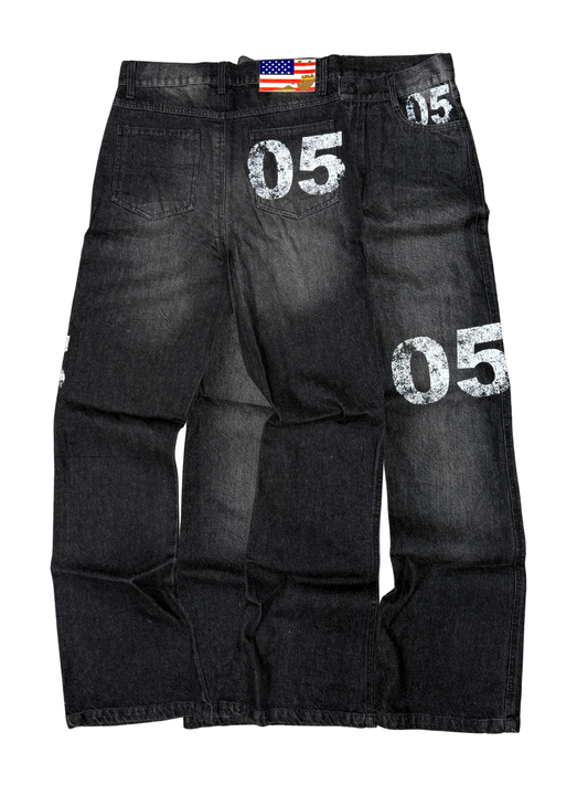 05 JEANS “WASHED BLACK”